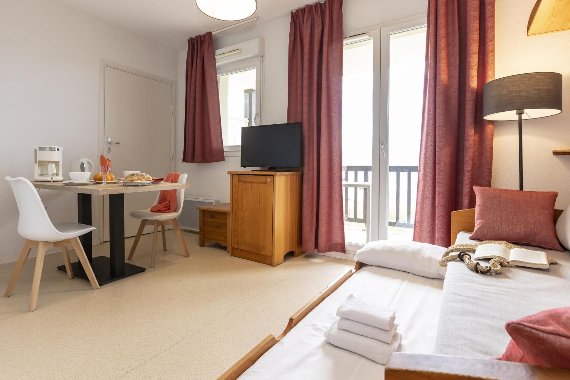 Residence Odalys Mille Soleils Font-Romeu-Odeillo-Via Εξωτερικό φωτογραφία